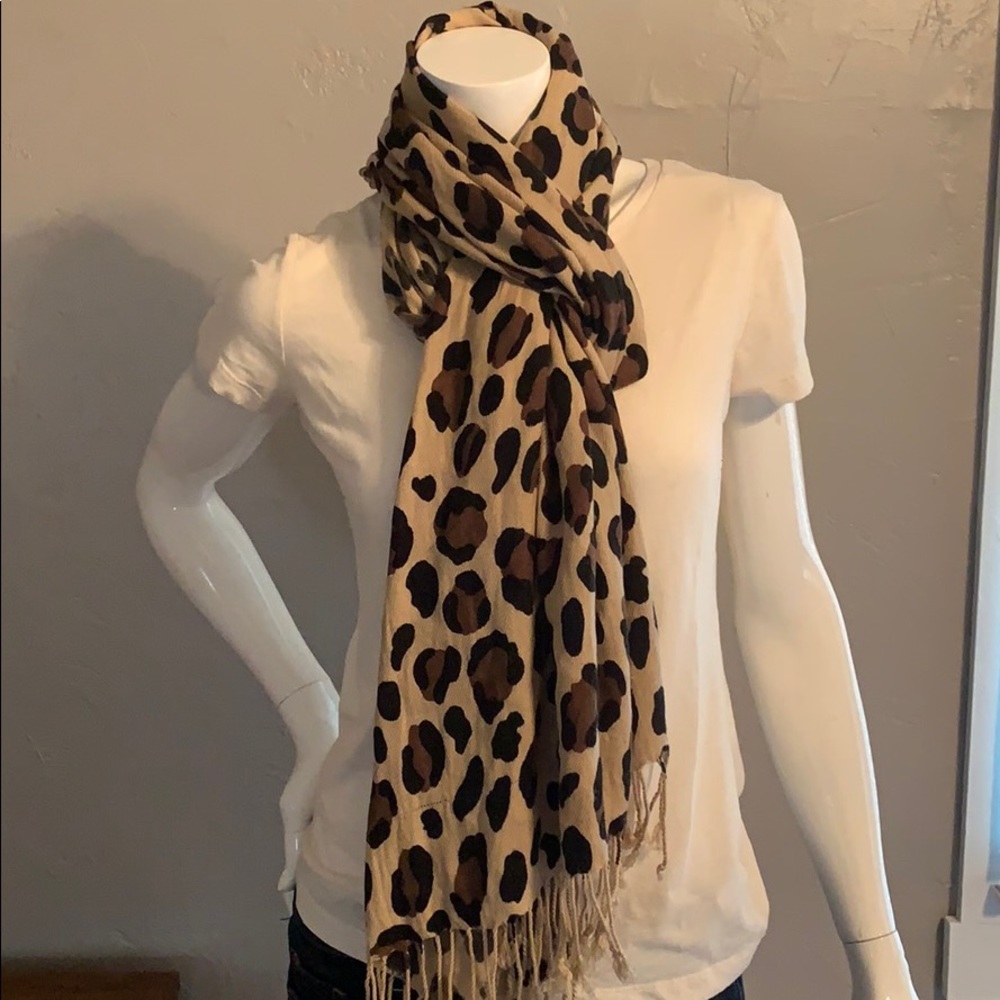 🌻 3 for $18 🌻 Leopard print scarf 🐆